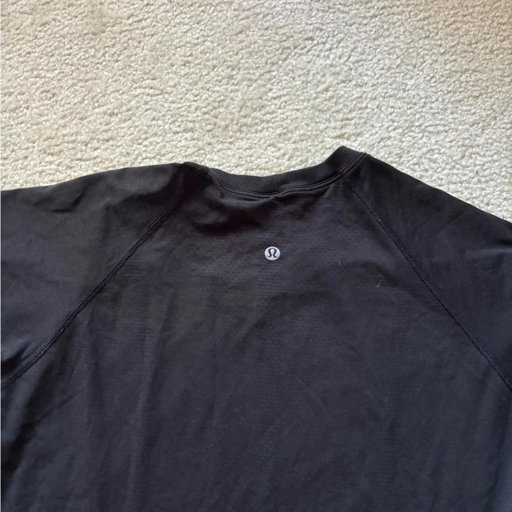 Lululemon Swiftly Tech Black Short Sleeve T-Shirt Size 12 - Picture 3 of 4